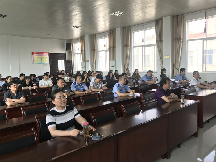 与会人员.jpg 与会人员.jpg