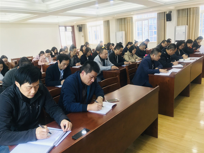 参会人员.jpg 参会人员.jpg